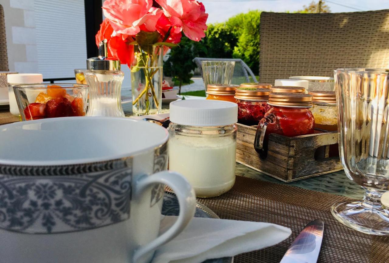 La Bauldiniere Bed & Breakfast Tauxigny Exterior photo